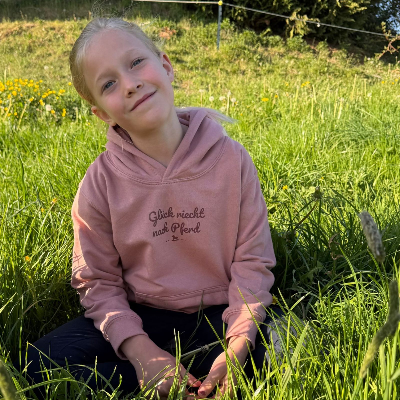 Kind trägt Glück riecht nach Pferd